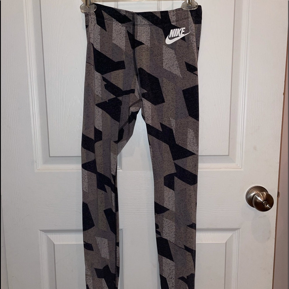 Nike grey toned leggings